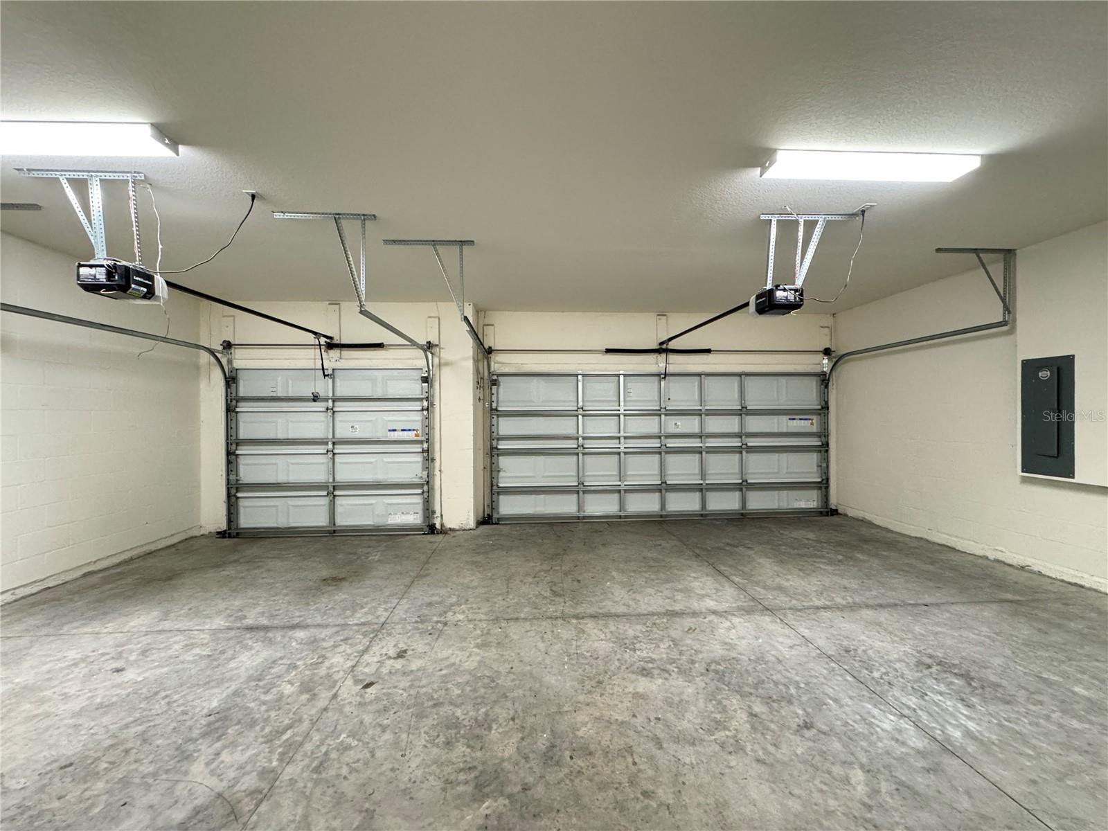 1381 BERING RD, WESLEY CHAPEL, FL, 33543