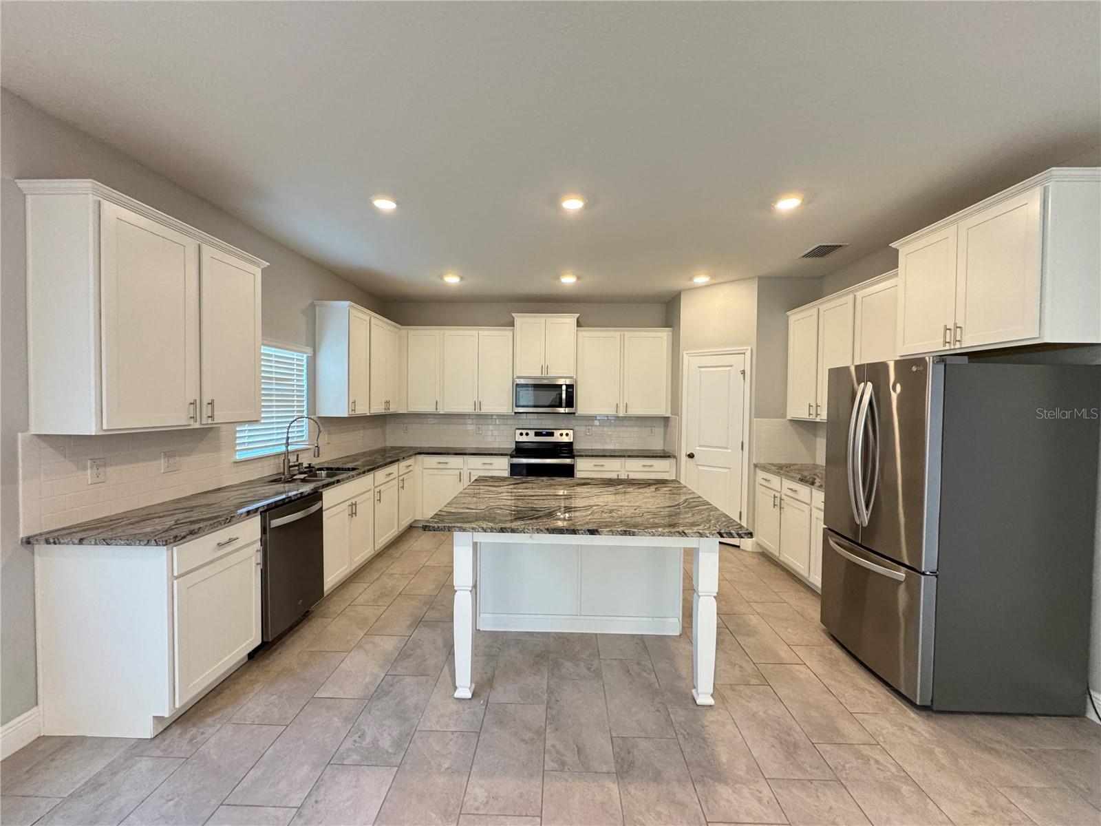 1381 BERING RD, WESLEY CHAPEL, FL, 33543