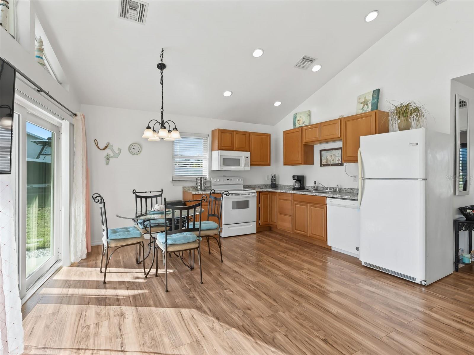 33445 PICCIOLA DR, FRUITLAND PARK, FL, 34731