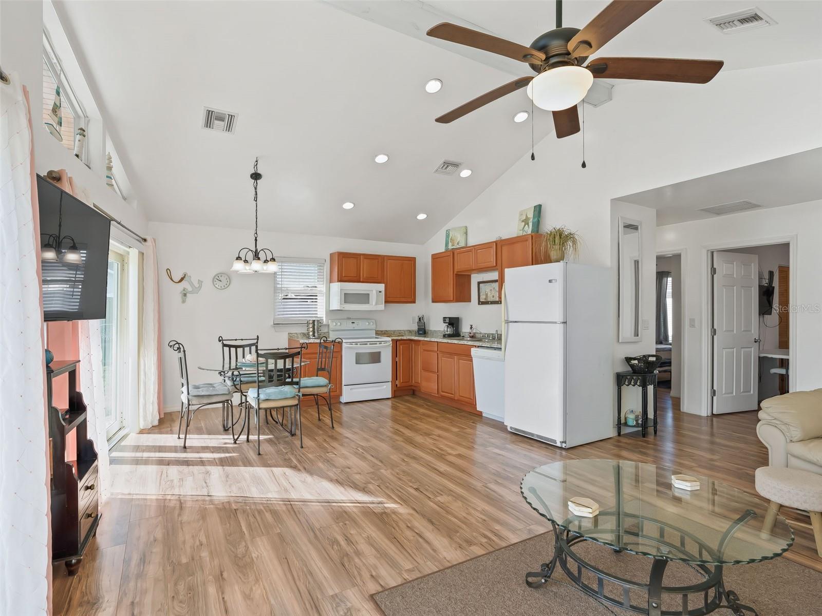 33445 PICCIOLA DR, FRUITLAND PARK, FL, 34731