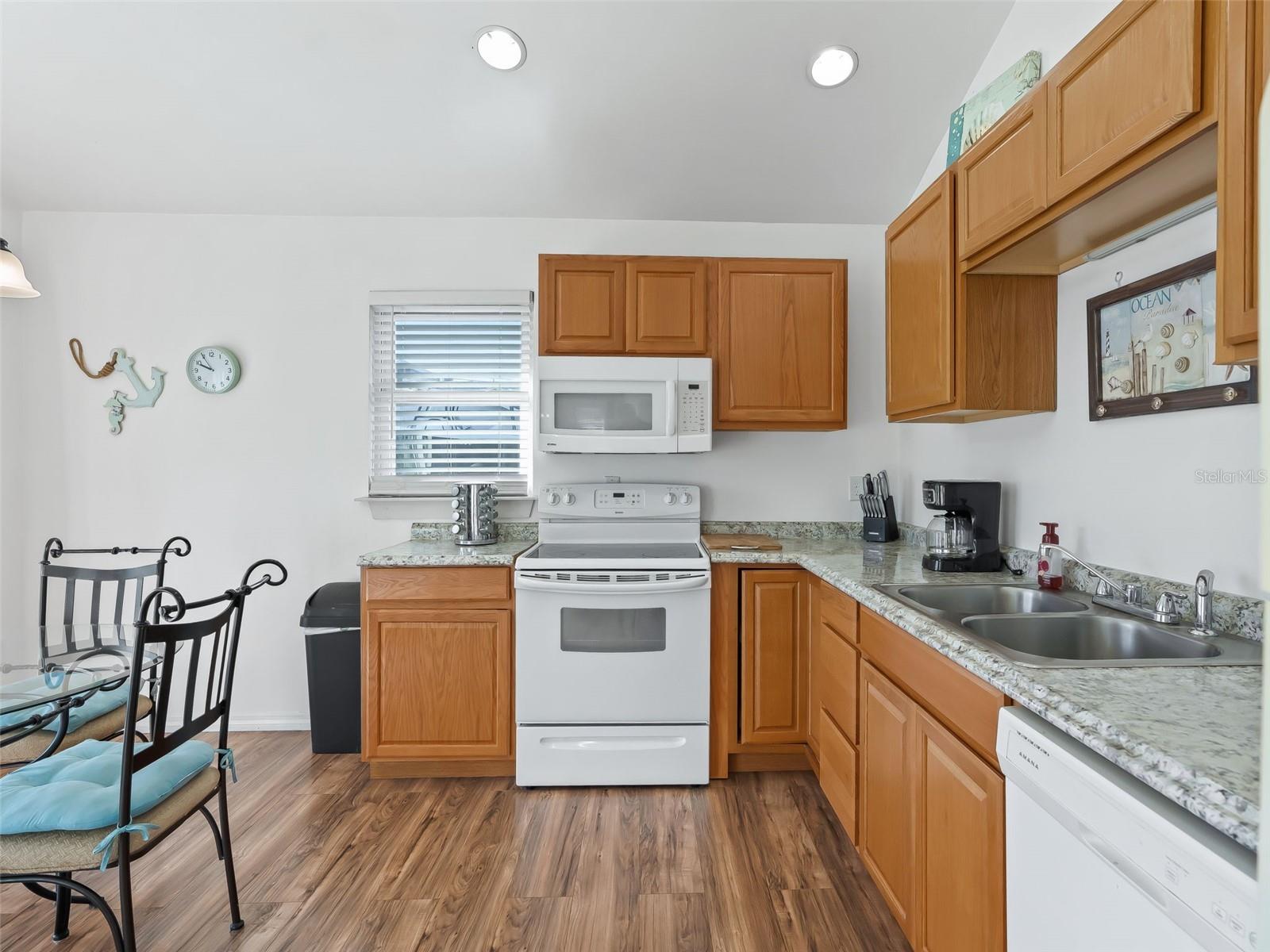 33445 PICCIOLA DR, FRUITLAND PARK, FL, 34731