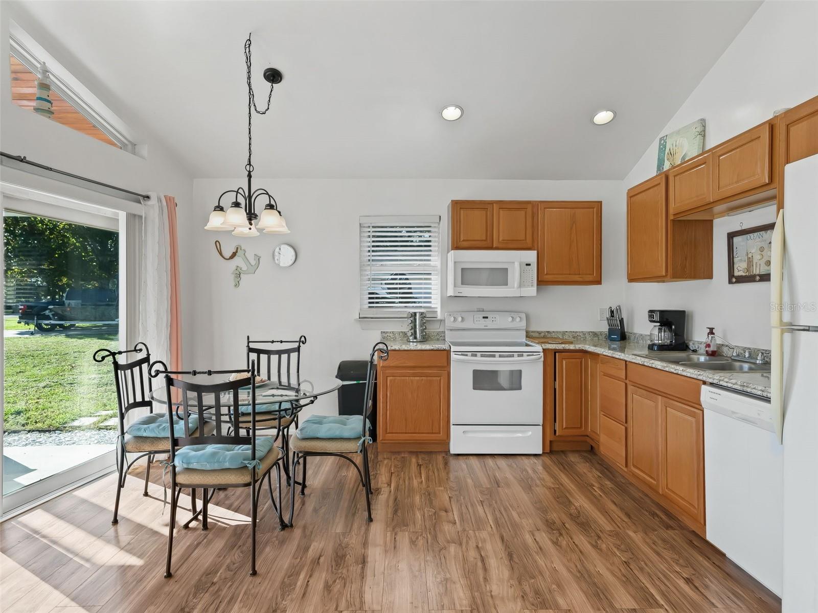 33445 PICCIOLA DR, FRUITLAND PARK, FL, 34731