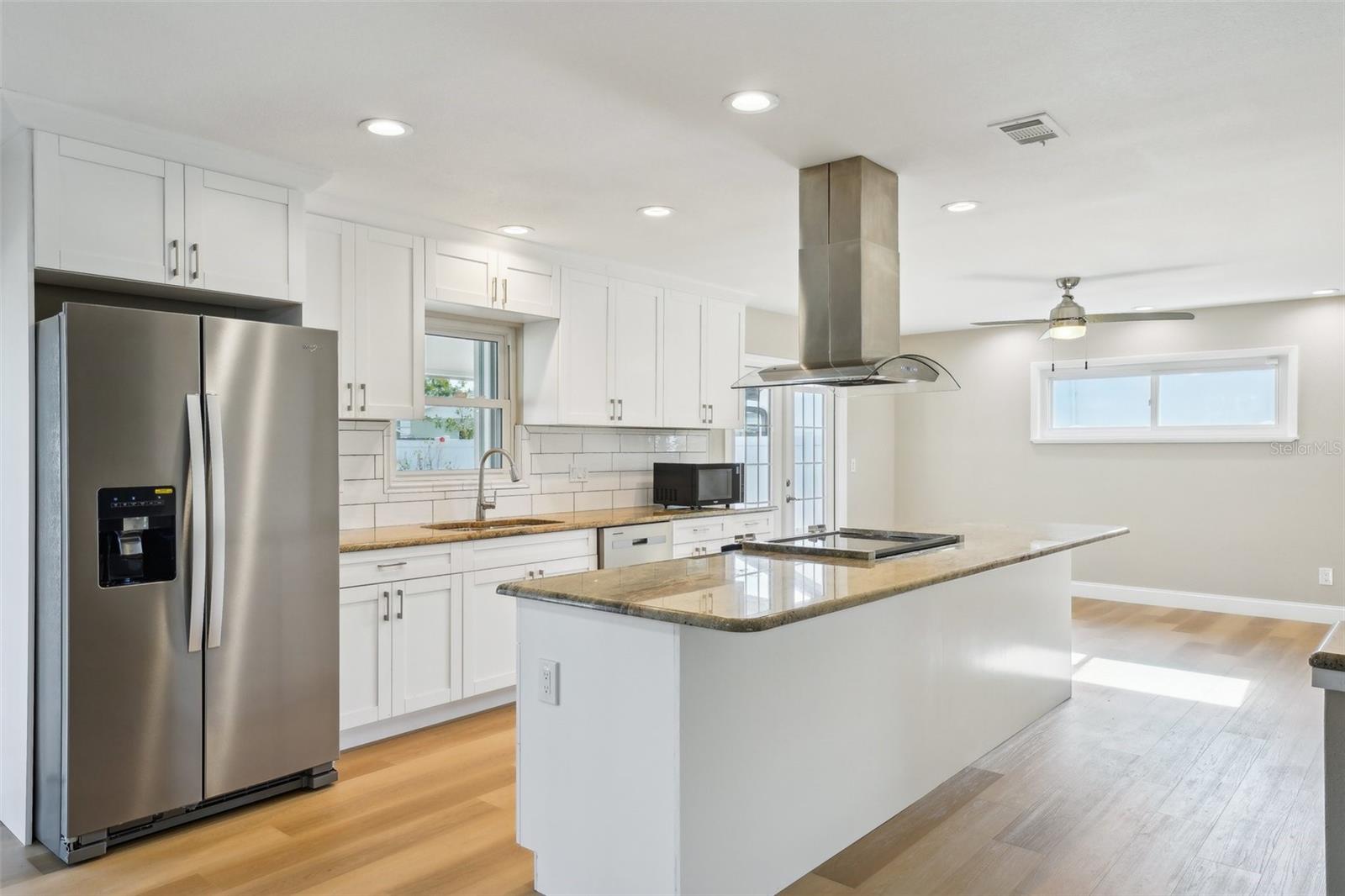 8417 BAY POINTE DR, TAMPA, FL, 33615