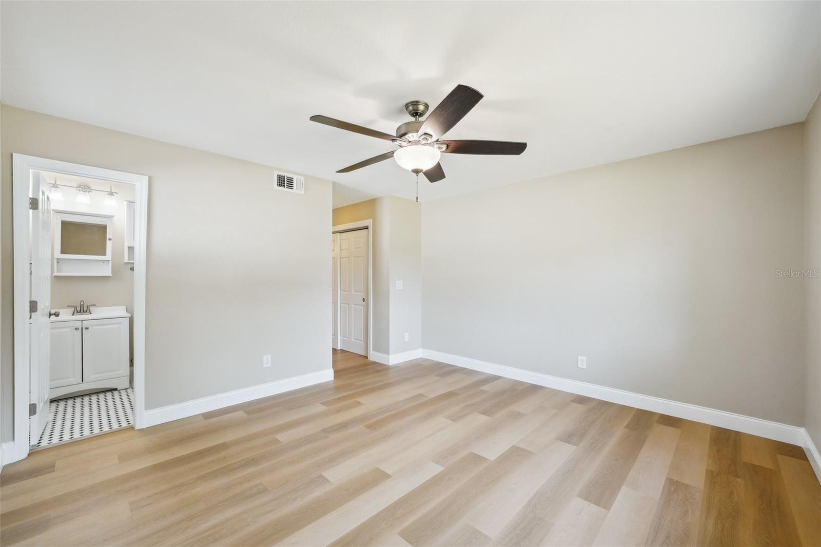 8417 BAY POINTE DR, TAMPA, FL, 33615