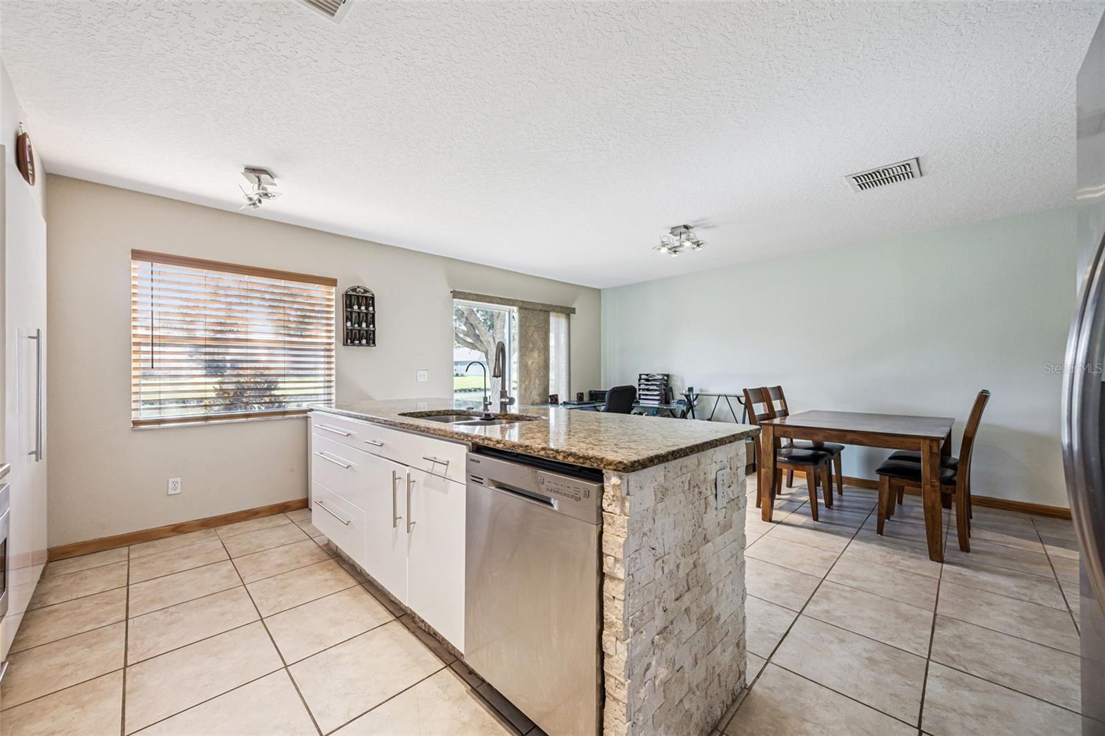 596 CRESTING OAK CIR #25, ORLANDO, FL, 32824