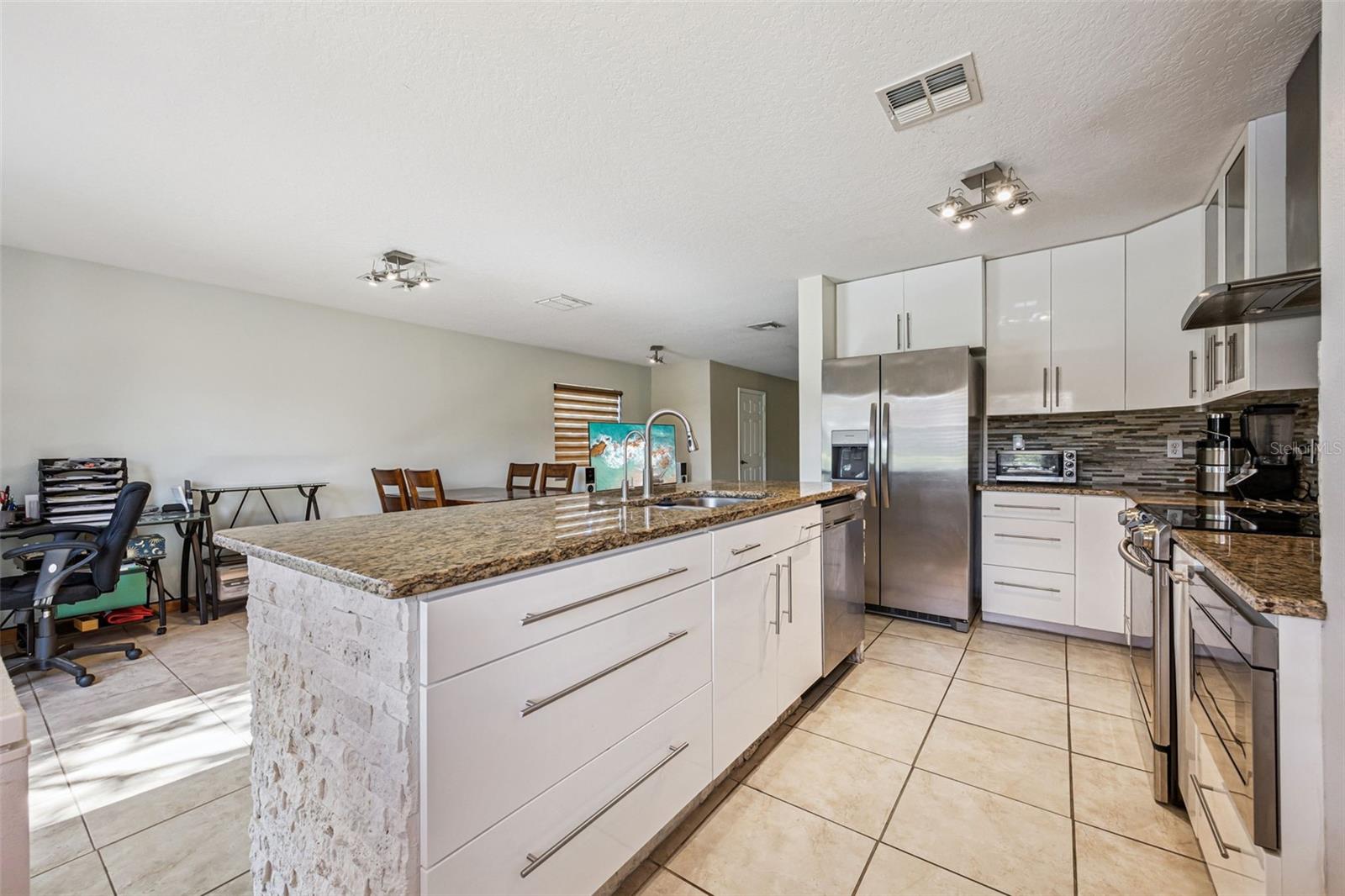 596 CRESTING OAK CIR #25, ORLANDO, FL, 32824