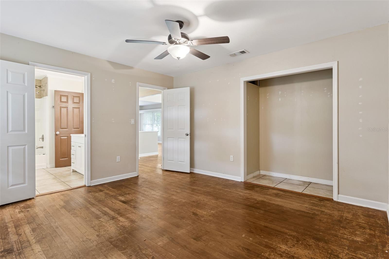 1607 S LAKEVIEW AVE, LEESBURG, FL, 34748