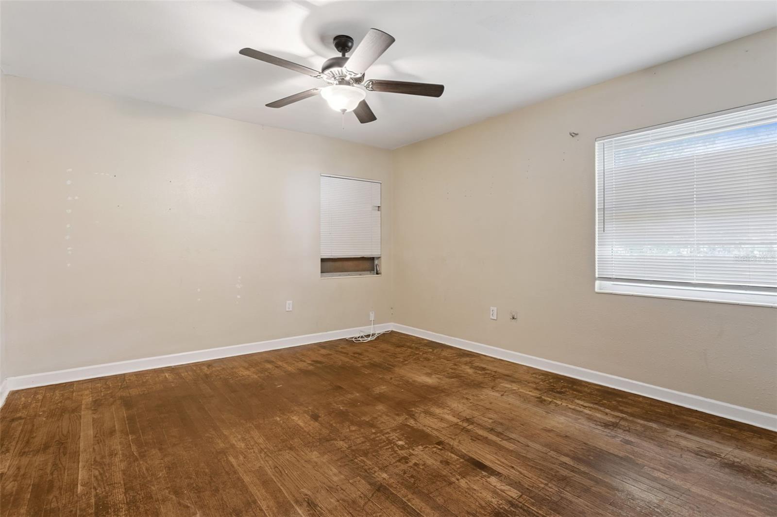 1607 S LAKEVIEW AVE, LEESBURG, FL, 34748