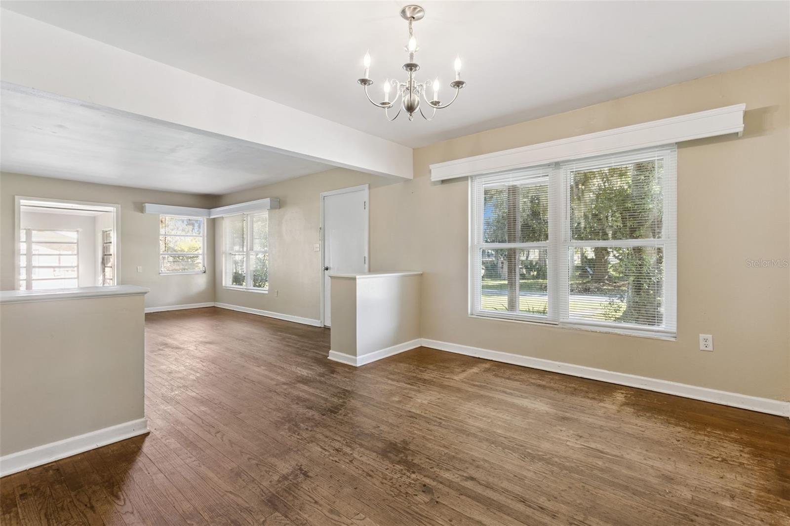 1607 S LAKEVIEW AVE, LEESBURG, FL, 34748