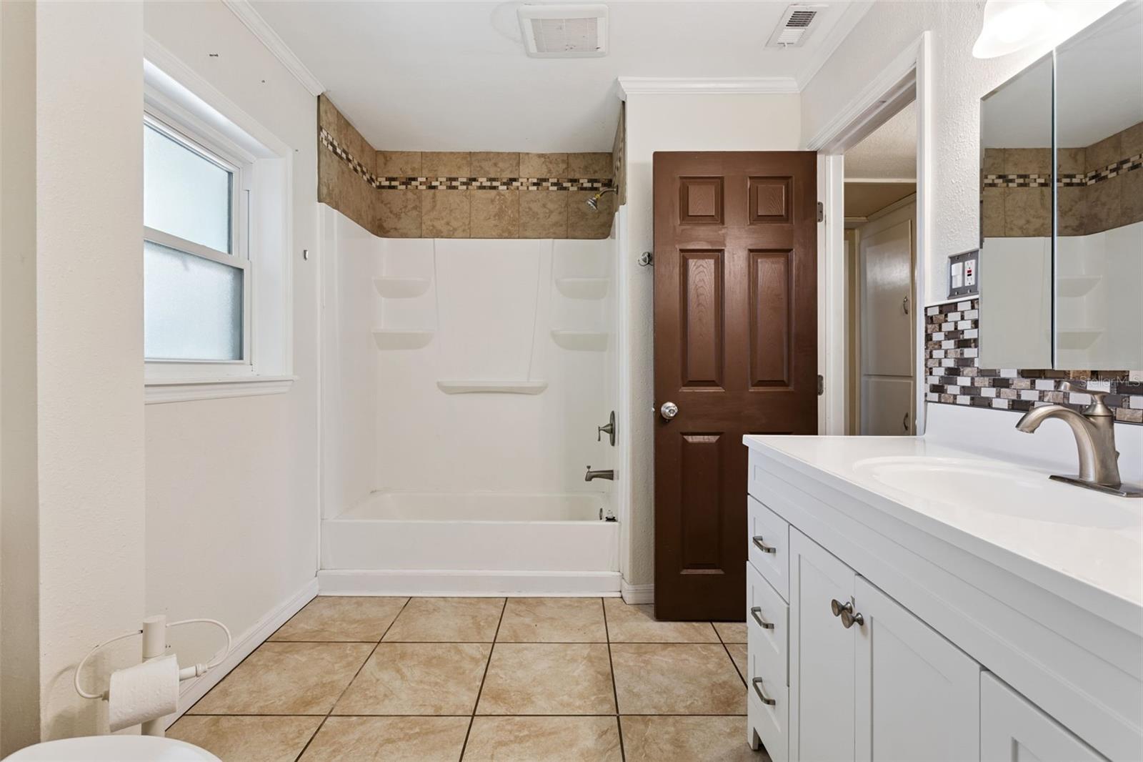 1607 S LAKEVIEW AVE, LEESBURG, FL, 34748