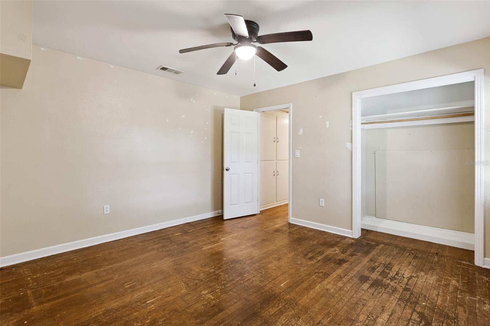 1607 S LAKEVIEW AVE, LEESBURG, FL, 34748