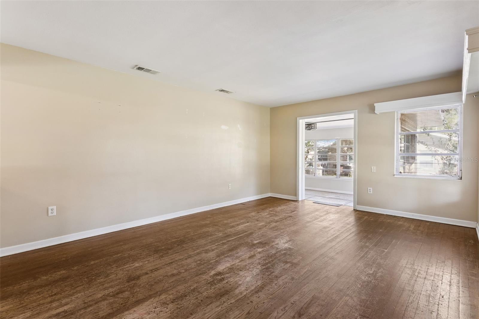 1607 S LAKEVIEW AVE, LEESBURG, FL, 34748