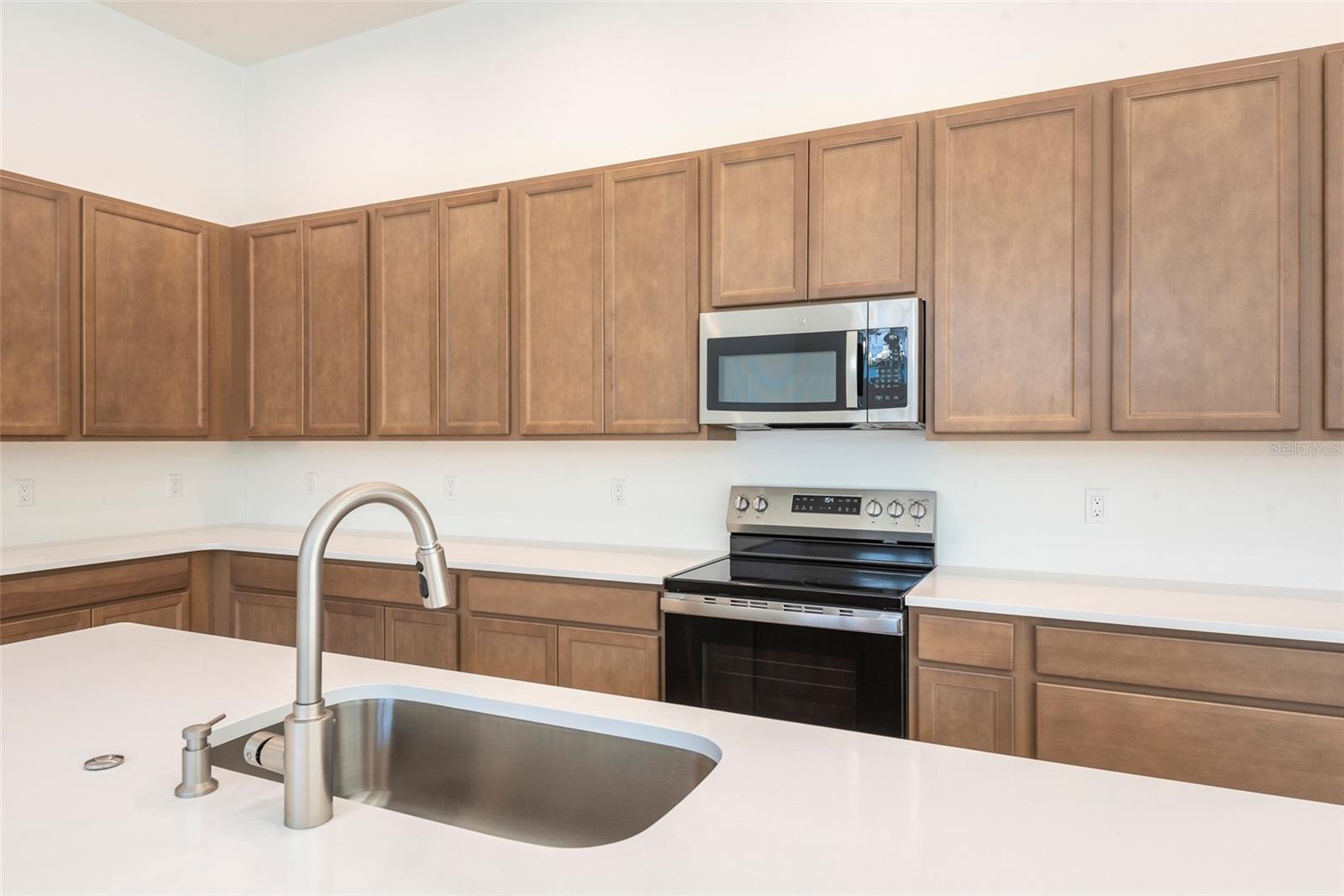 1058 LILIANA DR, DELAND, FL, 32724