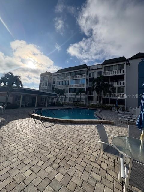 147 BLUFF VIEW DR #303, BELLEAIR BLUFFS, FL, 33770