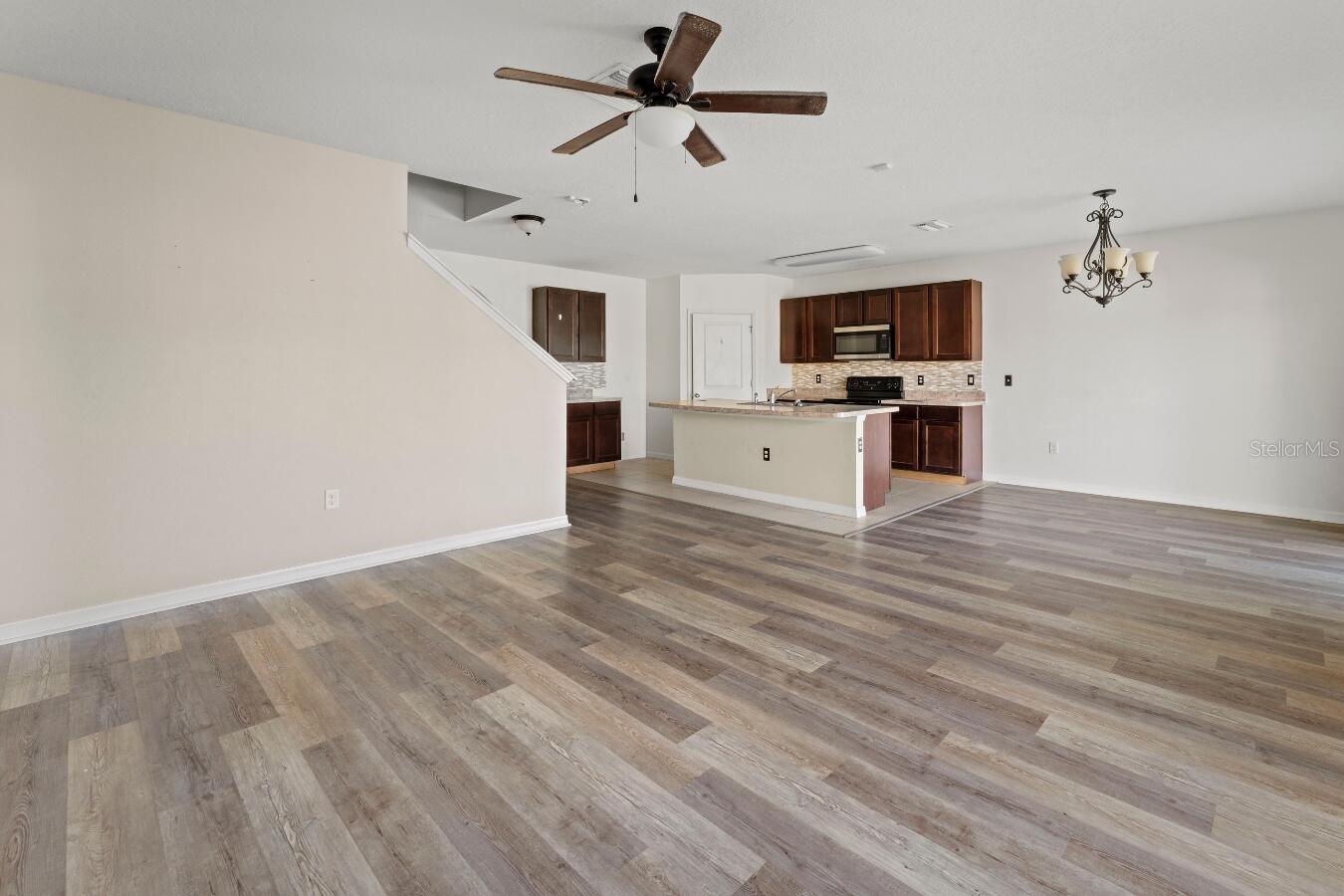 10019 GEESE TRAIL CIR, SUN CITY CENTER, FL, 33573