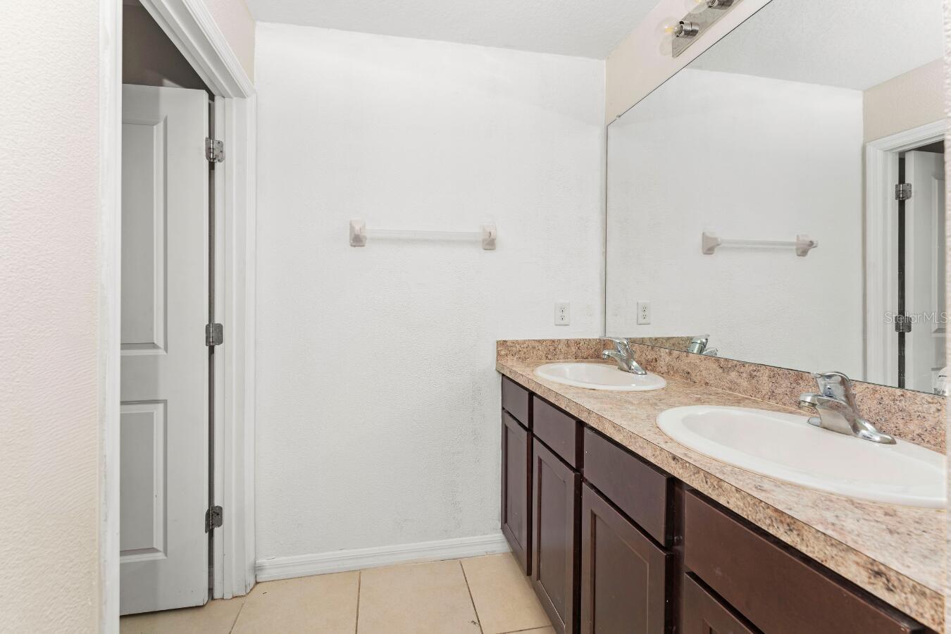 10019 GEESE TRAIL CIR, SUN CITY CENTER, FL, 33573