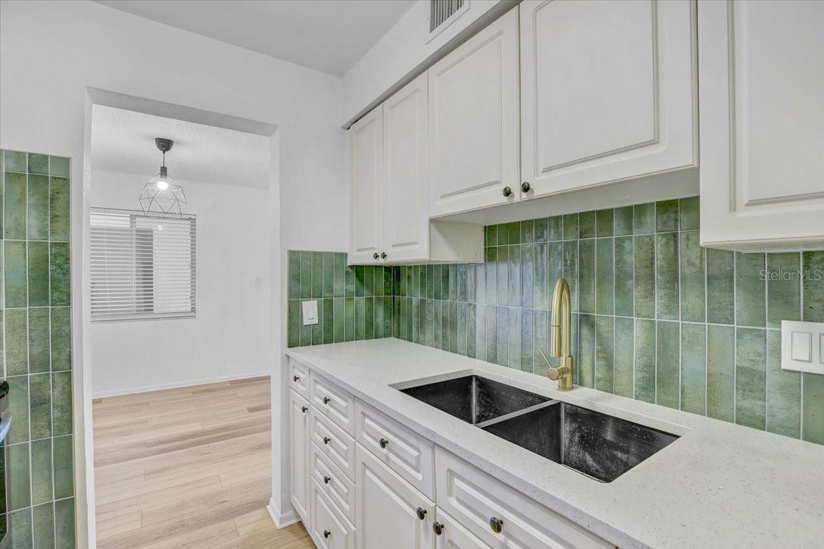 350 79TH AVE N #204, ST PETERSBURG, FL, 33702