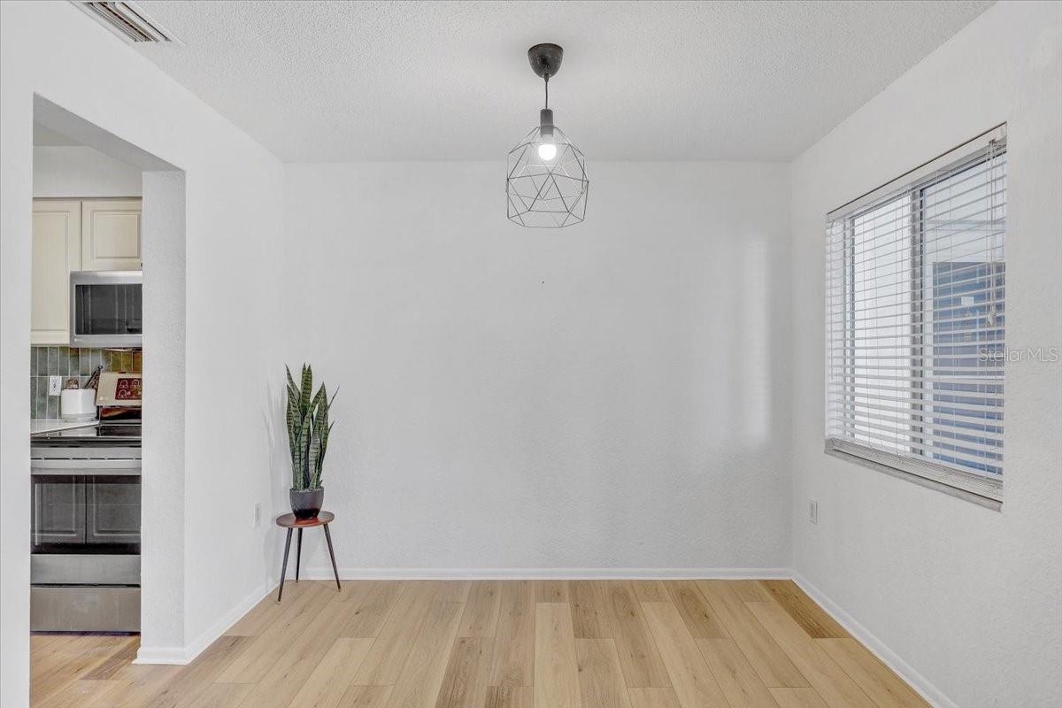 350 79TH AVE N #204, ST PETERSBURG, FL, 33702