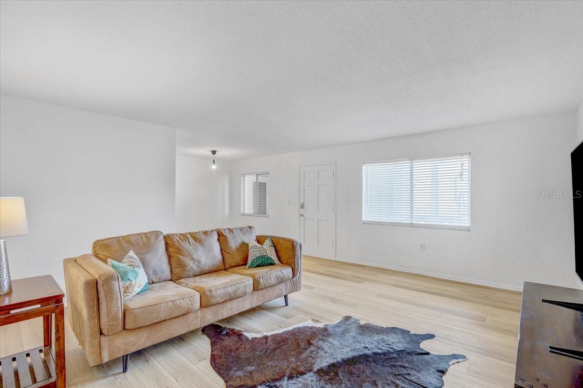 350 79TH AVE N #204, ST PETERSBURG, FL, 33702