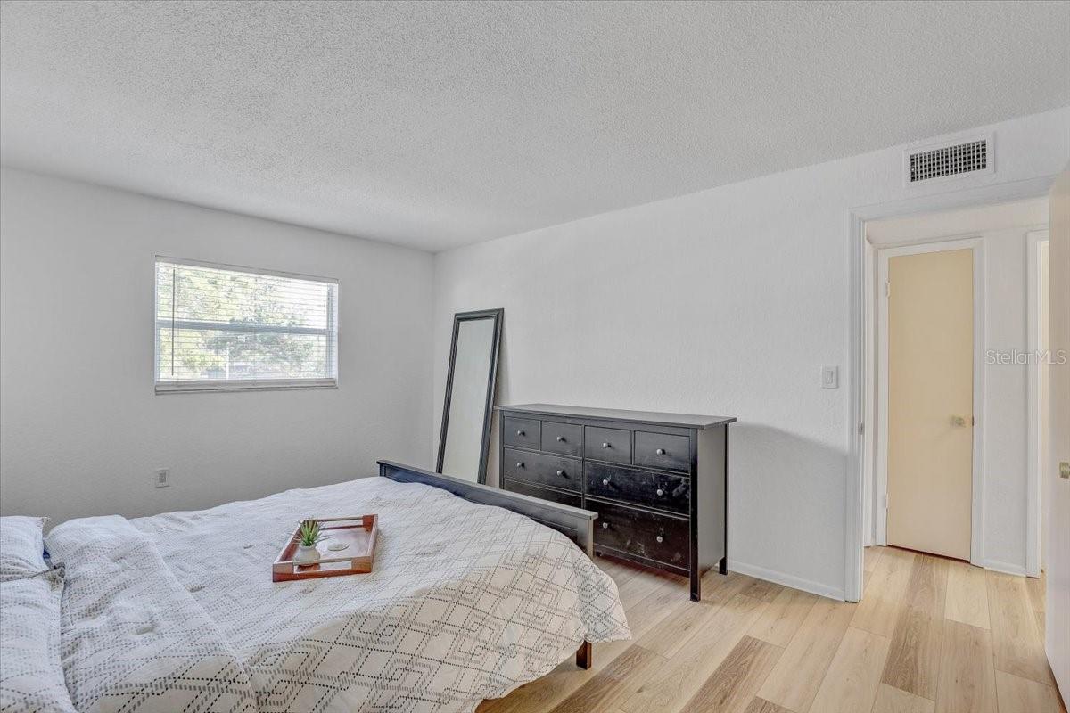 350 79TH AVE N #204, ST PETERSBURG, FL, 33702