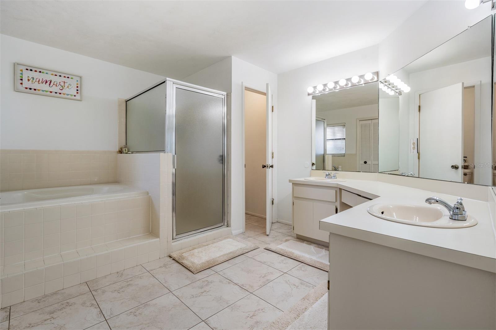 Owner's On-Suite w/ Pvt Water Closet