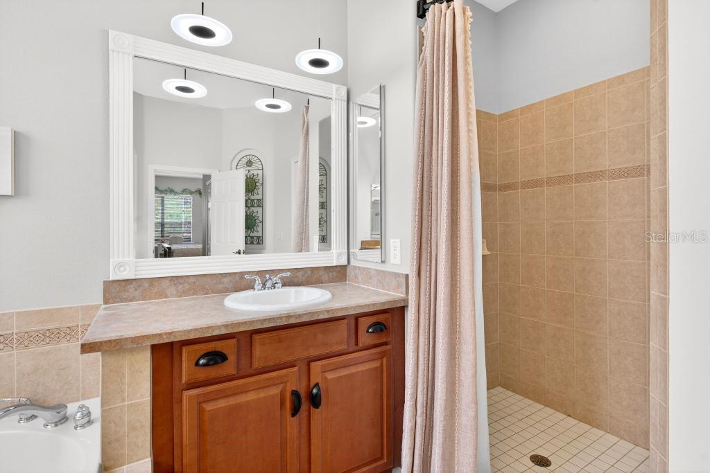 404 THOROUGHBRED WAY, DELAND, FL, 32724