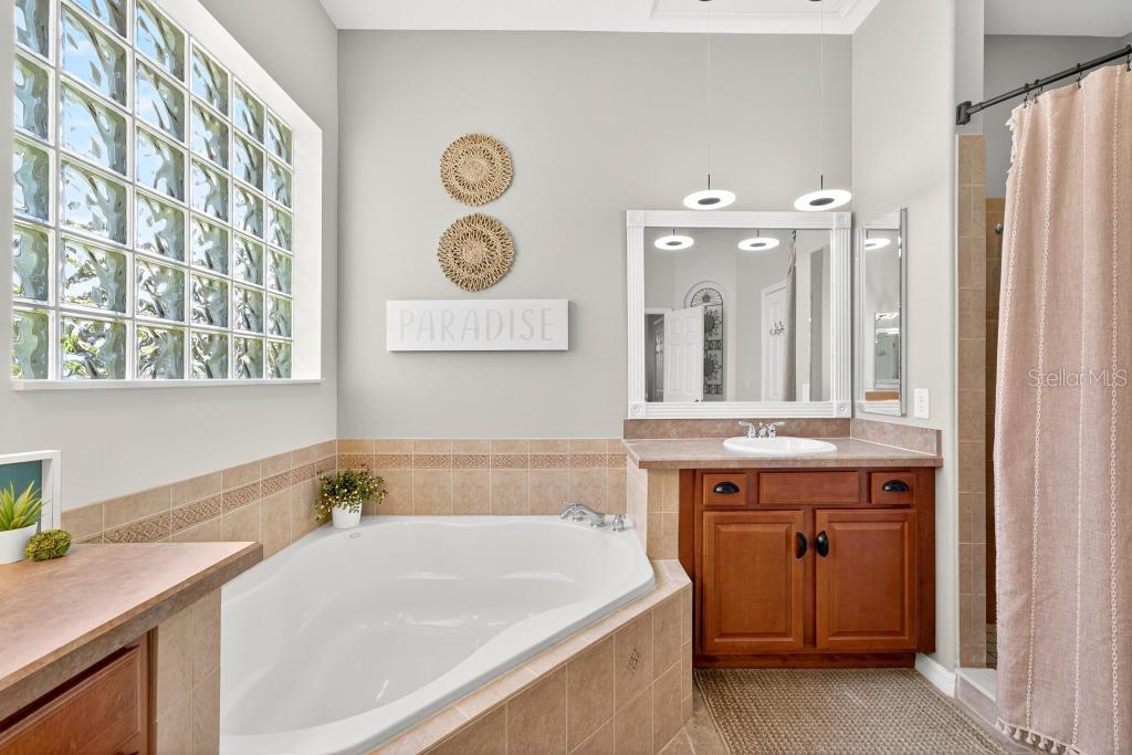 404 THOROUGHBRED WAY, DELAND, FL, 32724