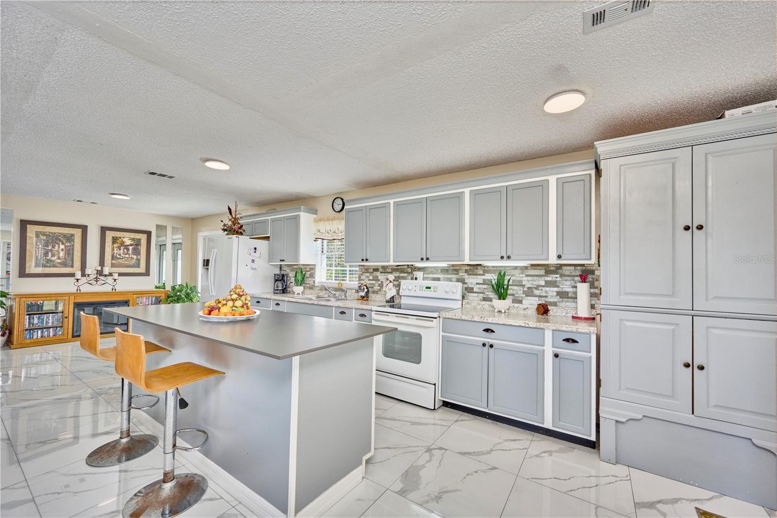 2471 PARK AVE, INDIAN LAKE ESTATES, FL, 33855