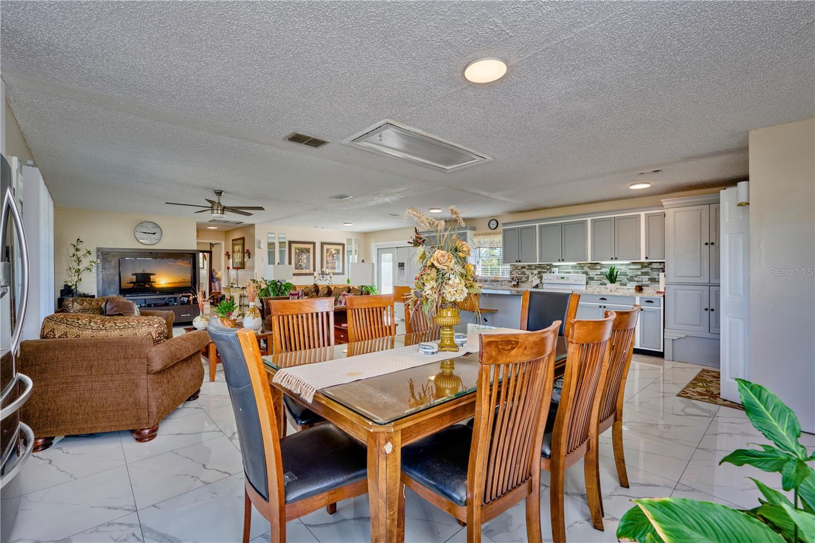 2471 PARK AVE, INDIAN LAKE ESTATES, FL, 33855