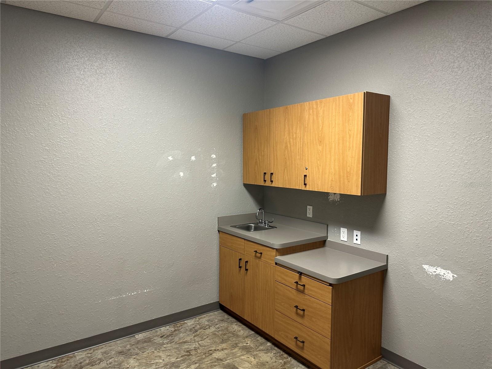 1720 SE 16TH AVE #300, OCALA, FL, 34471