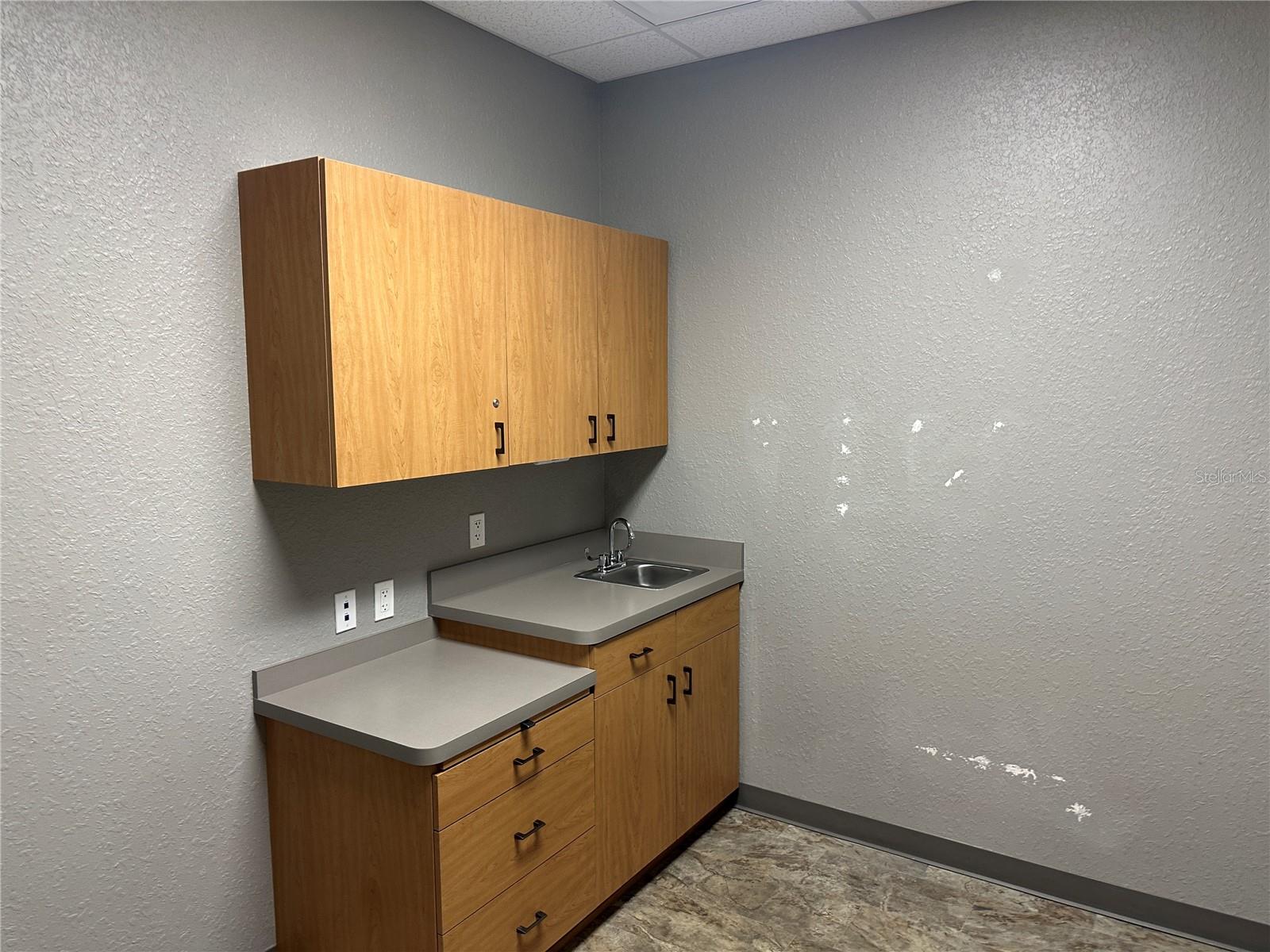 1720 SE 16TH AVE #300, OCALA, FL, 34471