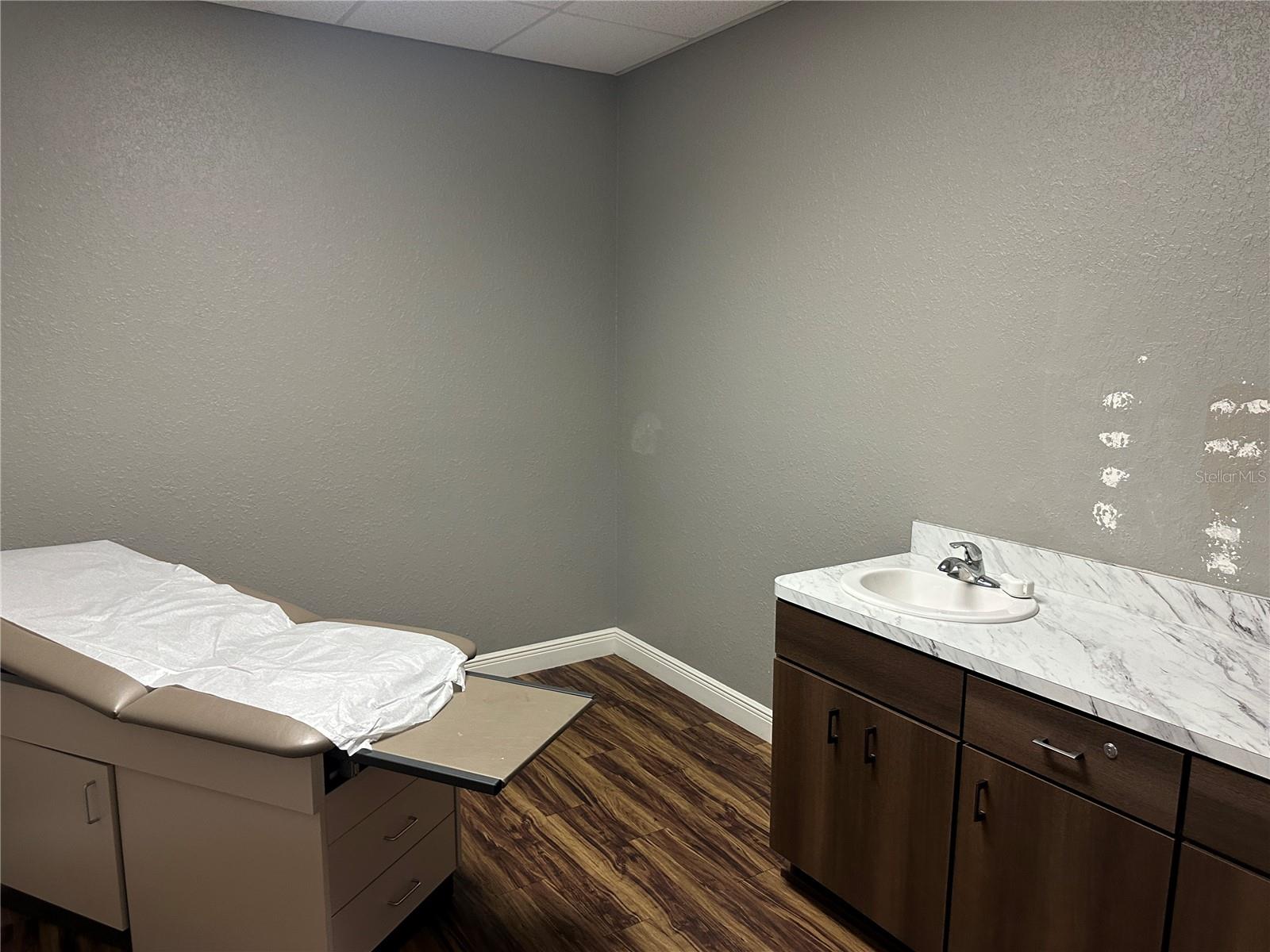 1720 SE 16TH AVE #300, OCALA, FL, 34471