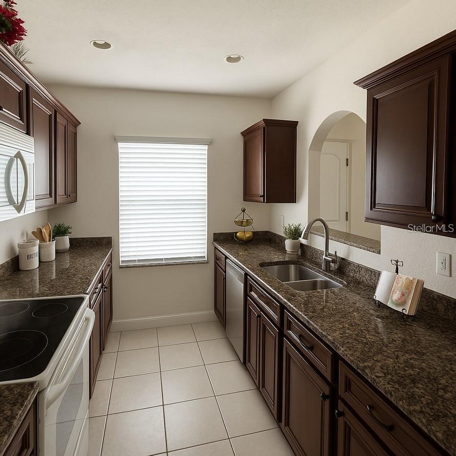 36 ARECA DR, ORLANDO, FL, 32807