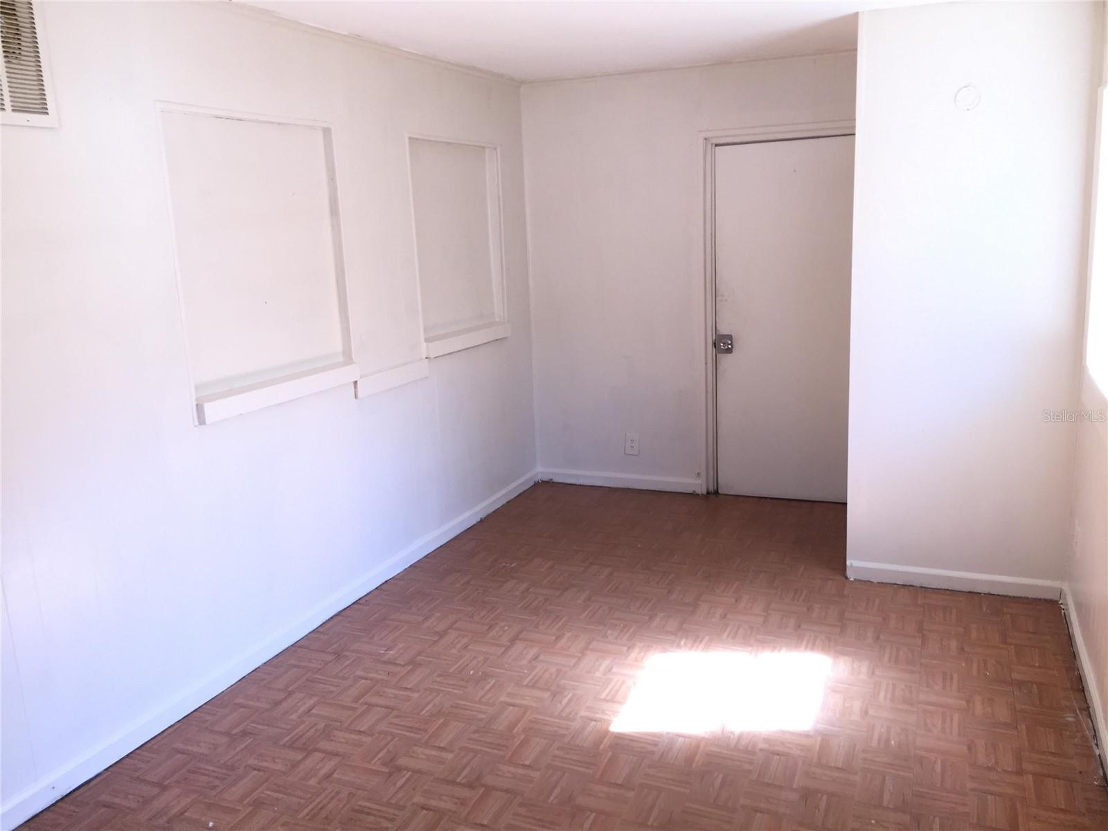 3611 E FRIERSON AVE, TAMPA, FL, 33610