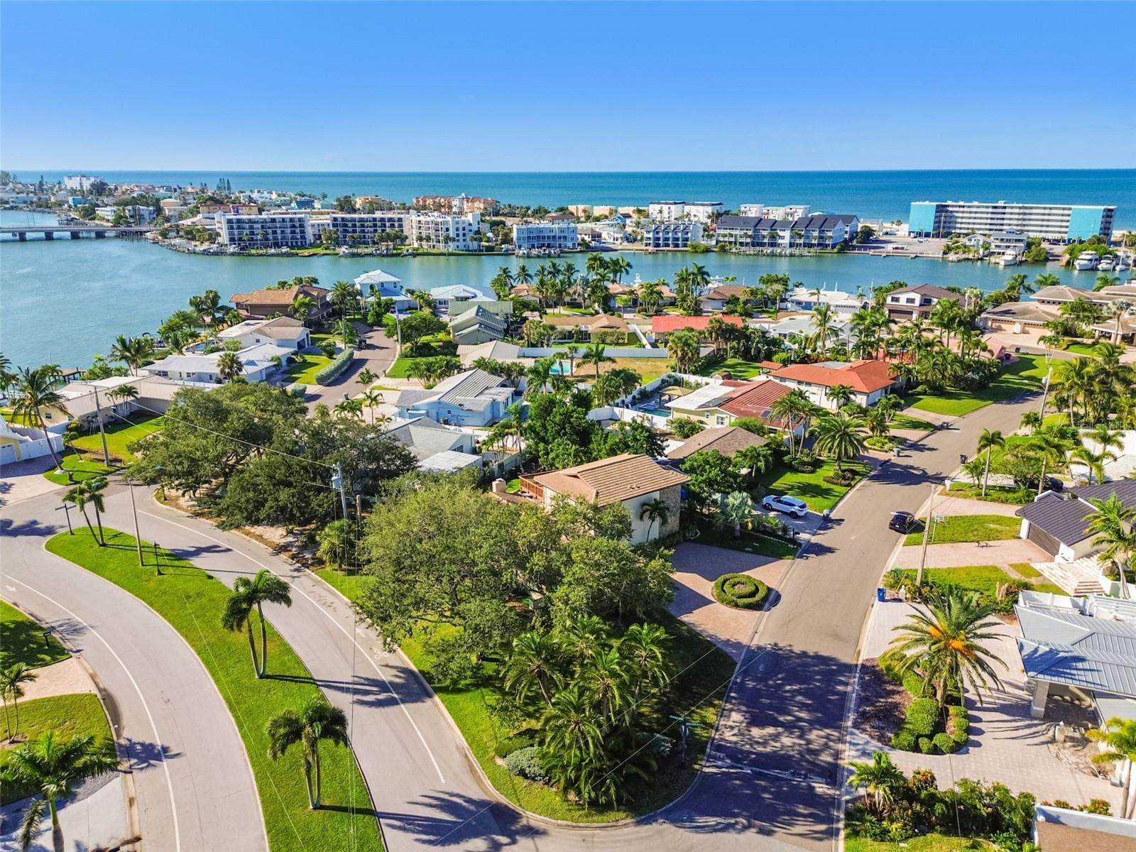 10073 S YACHT CLUB DR, TREASURE ISLAND, FL, 33706