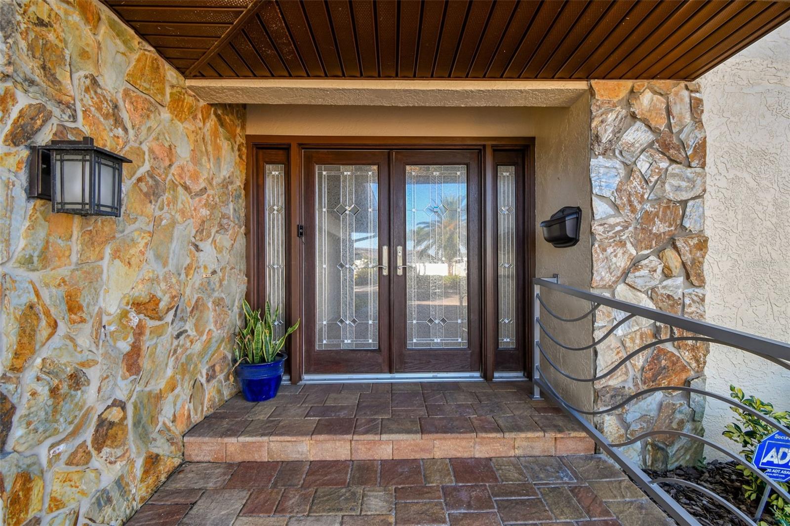 10073 S YACHT CLUB DR, TREASURE ISLAND, FL, 33706