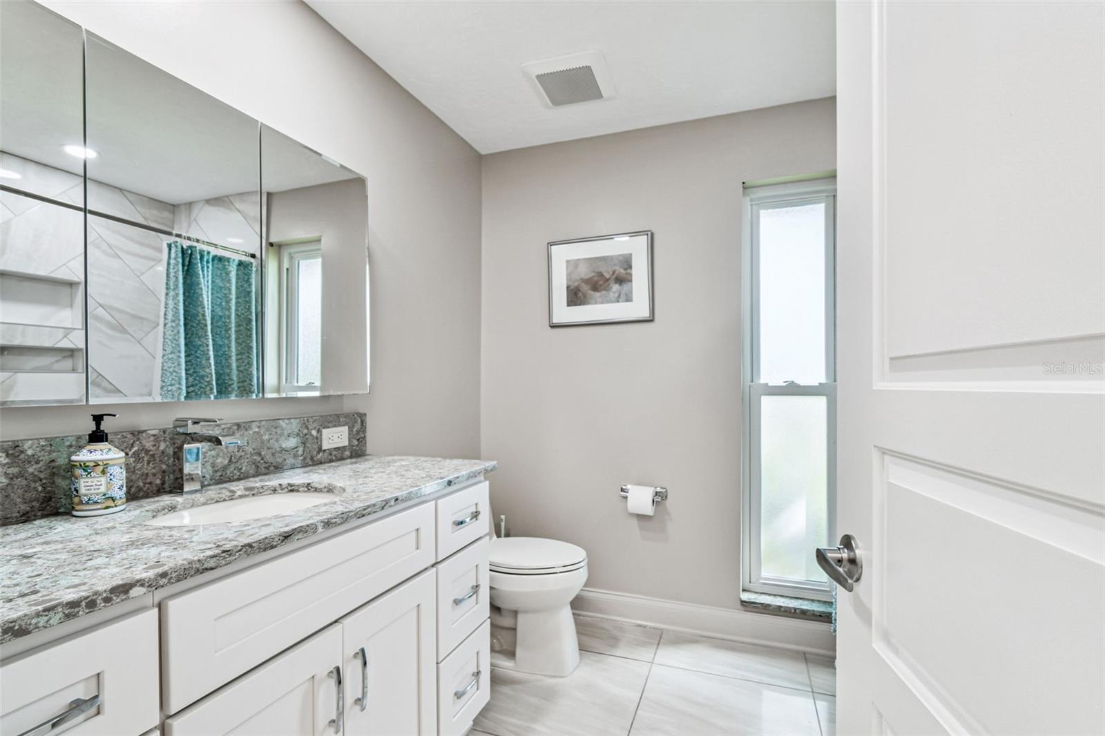 10073 S YACHT CLUB DR, TREASURE ISLAND, FL, 33706