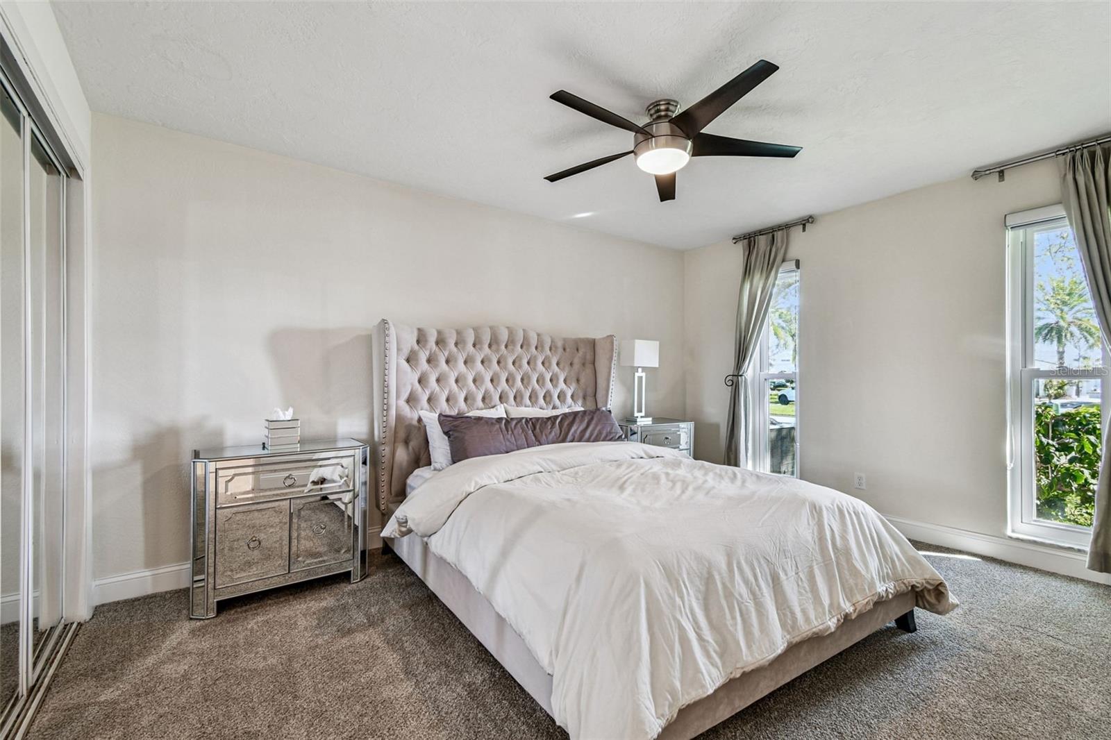 10073 S YACHT CLUB DR, TREASURE ISLAND, FL, 33706