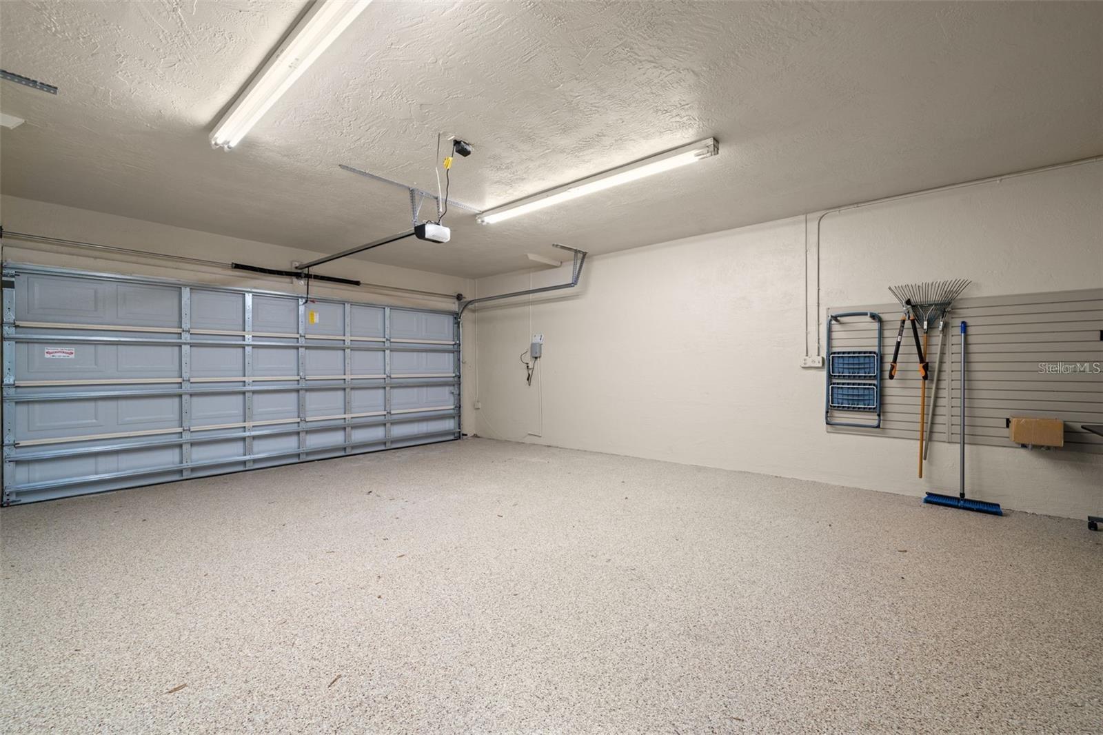 10073 S YACHT CLUB DR, TREASURE ISLAND, FL, 33706