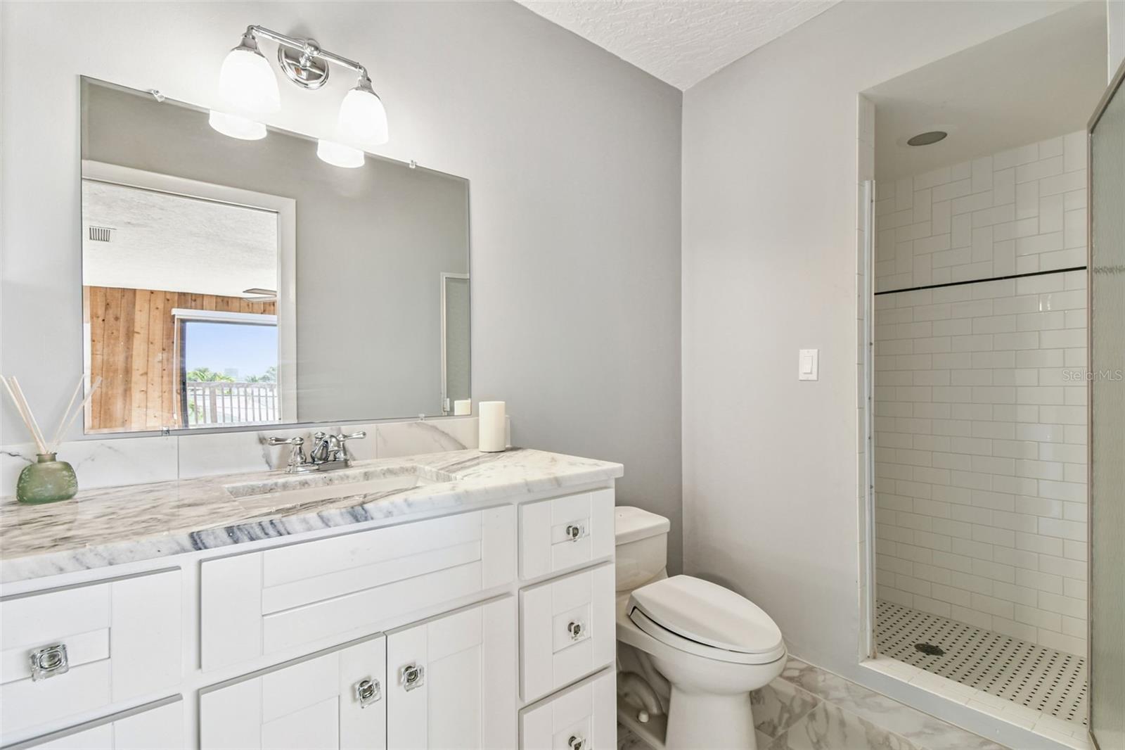 10073 S YACHT CLUB DR, TREASURE ISLAND, FL, 33706