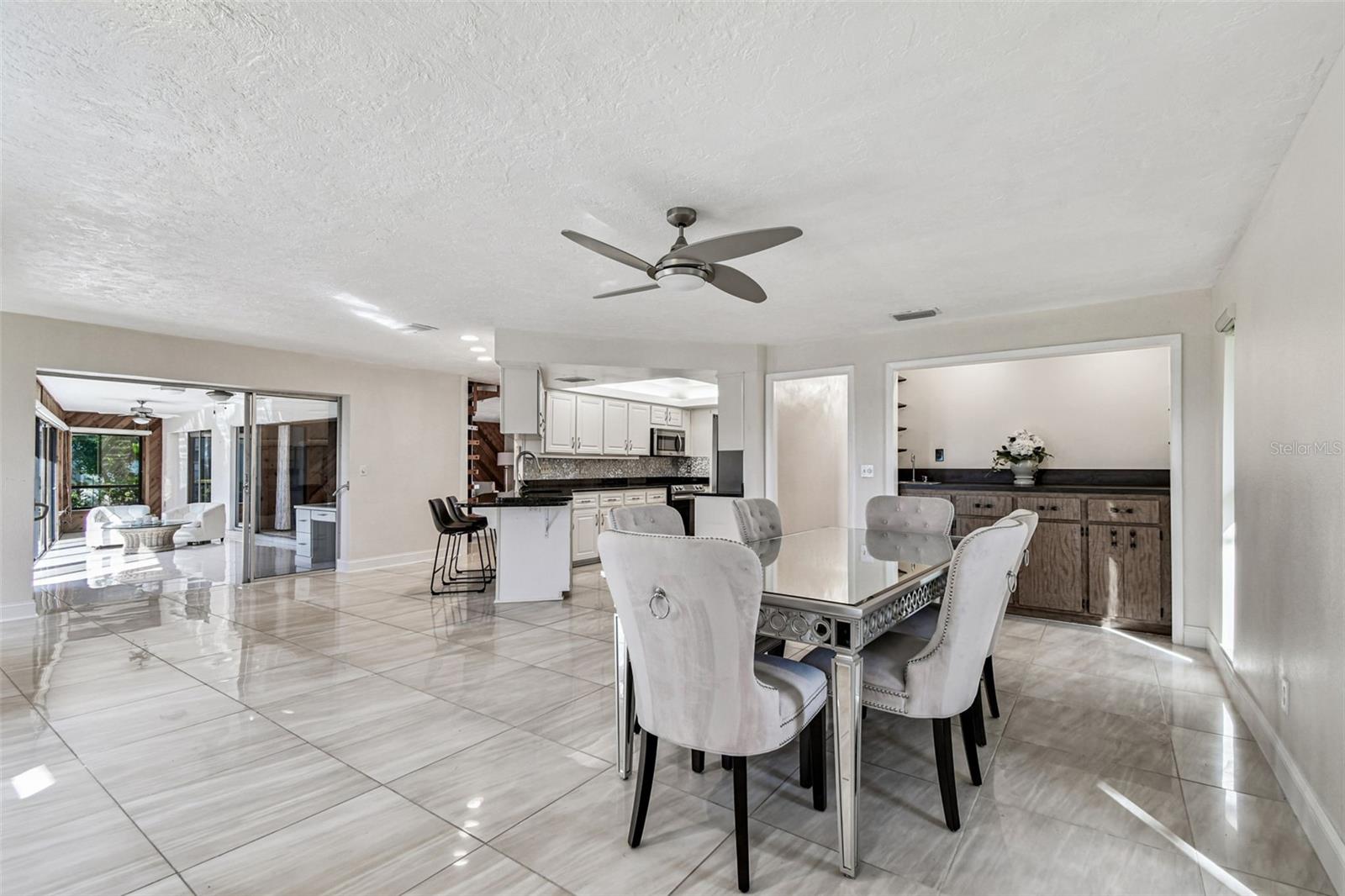 10073 S YACHT CLUB DR, TREASURE ISLAND, FL, 33706