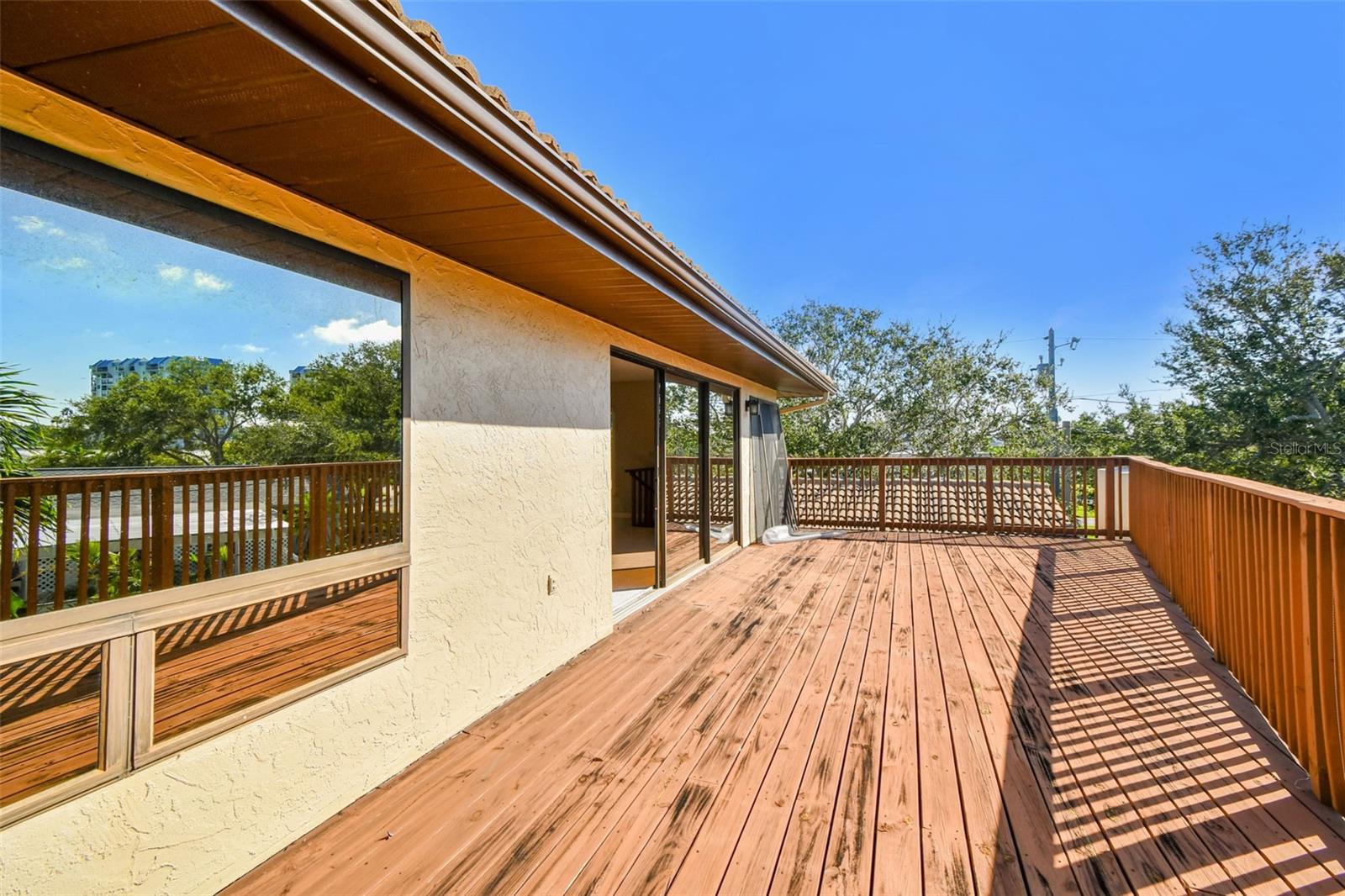 10073 S YACHT CLUB DR, TREASURE ISLAND, FL, 33706