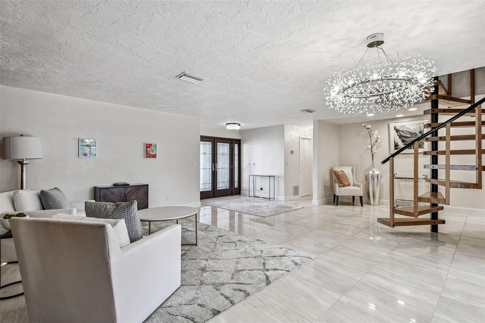 10073 S YACHT CLUB DR, TREASURE ISLAND, FL, 33706