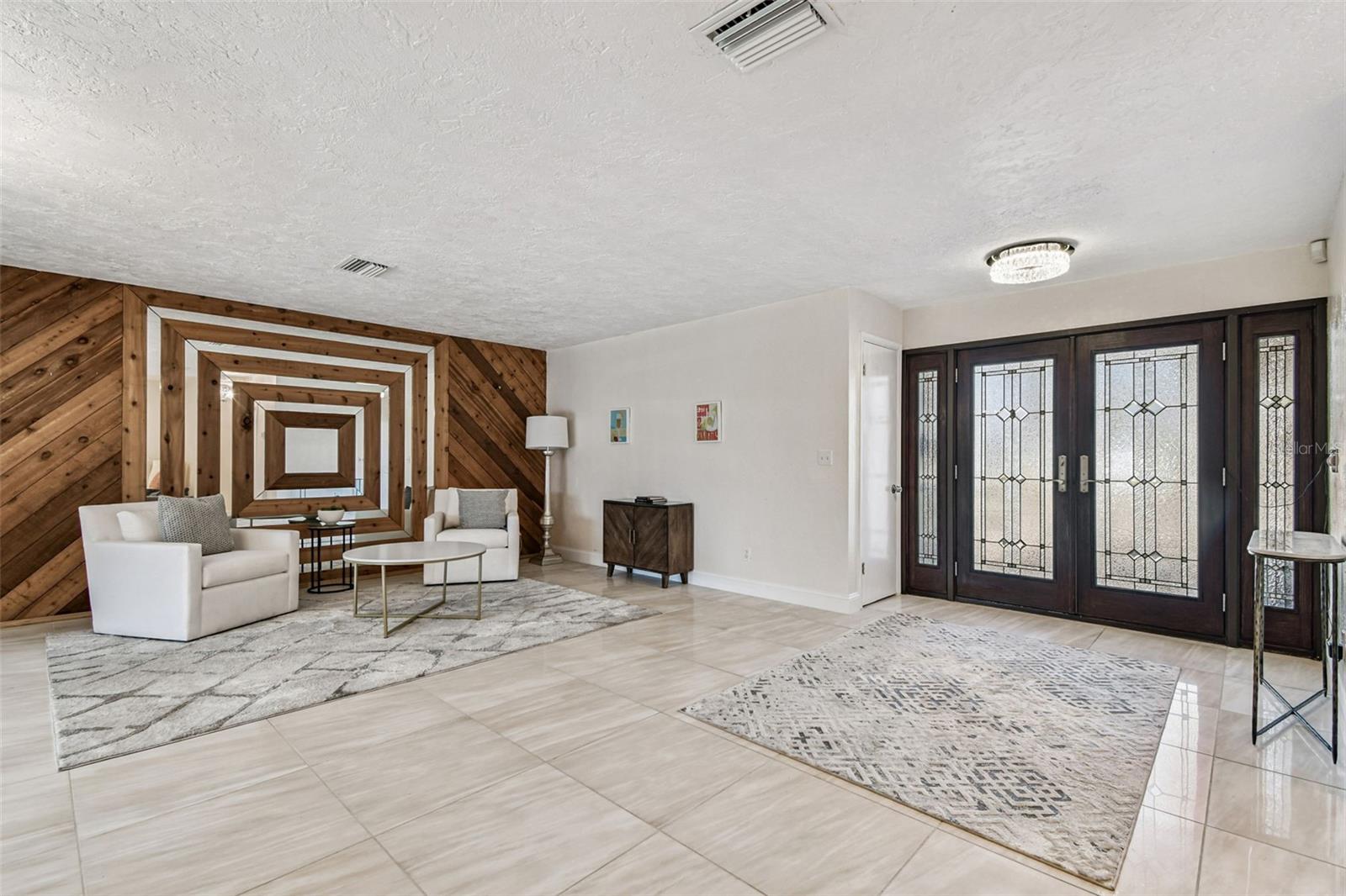 10073 S YACHT CLUB DR, TREASURE ISLAND, FL, 33706