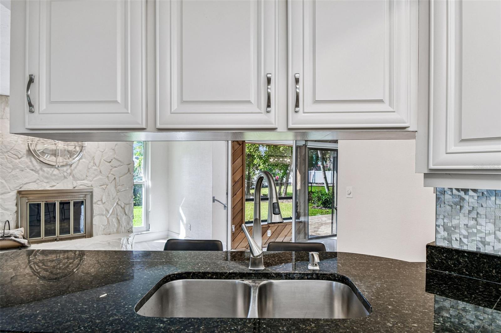 10073 S YACHT CLUB DR, TREASURE ISLAND, FL, 33706