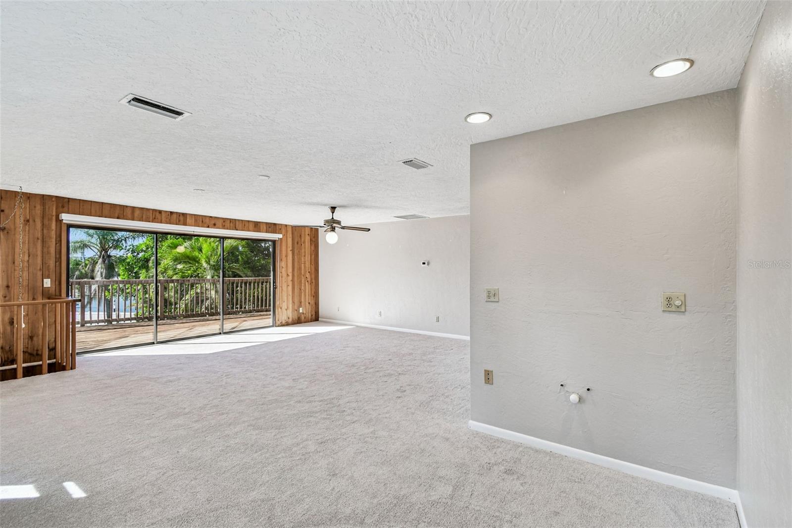 10073 S YACHT CLUB DR, TREASURE ISLAND, FL, 33706