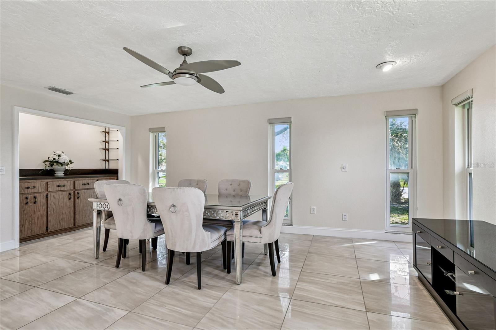 10073 S YACHT CLUB DR, TREASURE ISLAND, FL, 33706