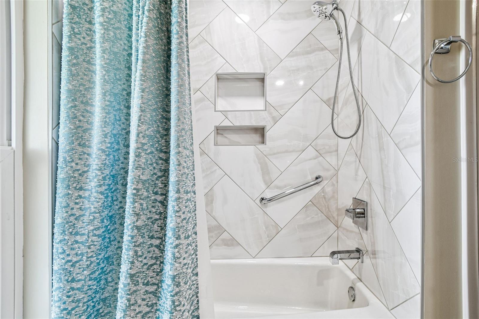 10073 S YACHT CLUB DR, TREASURE ISLAND, FL, 33706