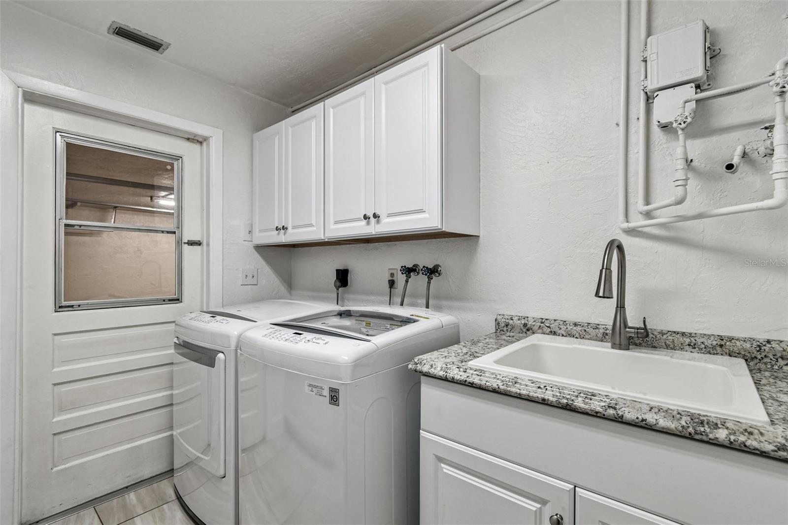 10073 S YACHT CLUB DR, TREASURE ISLAND, FL, 33706