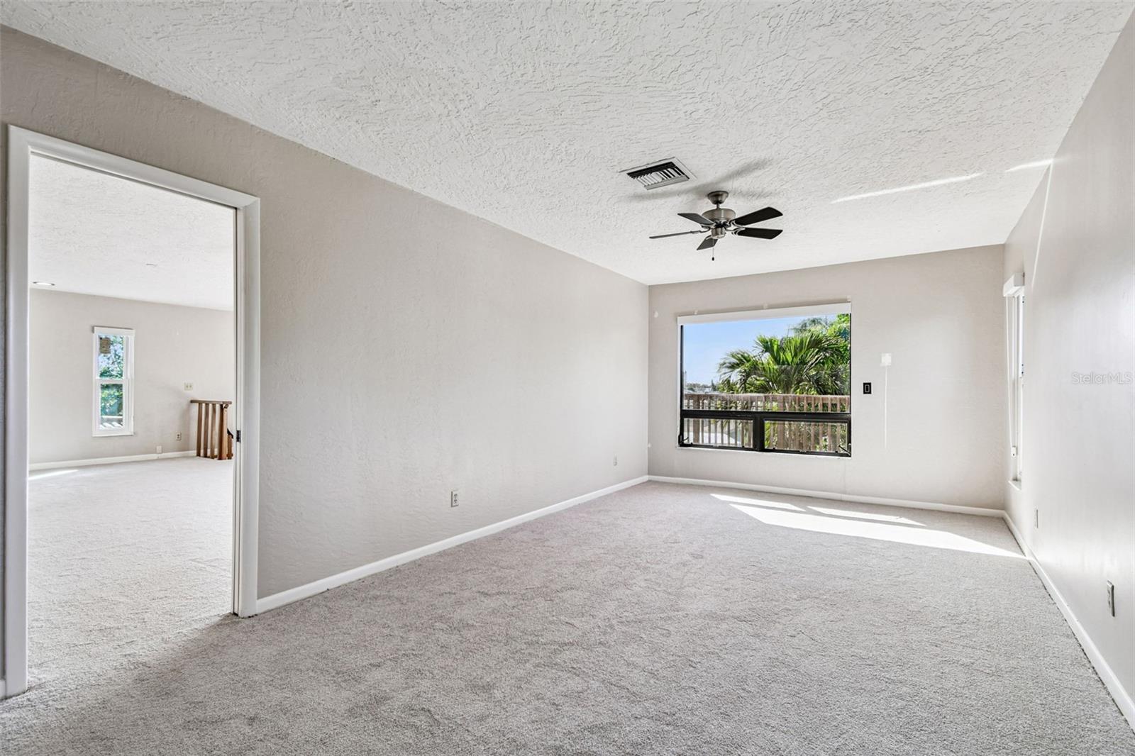 10073 S YACHT CLUB DR, TREASURE ISLAND, FL, 33706